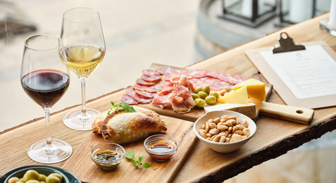 Guide 2025: Find de bedste vinbarer i København og få 1/3 skåret af prisen