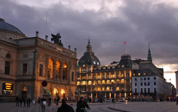 Guide 2023: Populære restauranter ved Kongens Nytorv med 1/3 skåret af prisen